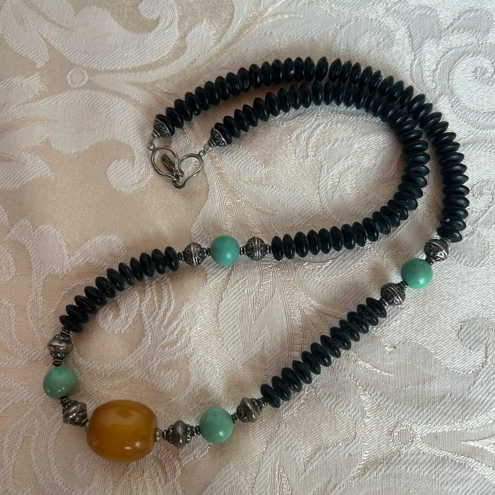 Vintage Beaded Statement Necklace /Elegant / 18”/ with large Amber focal bead - Picture 2 of 4